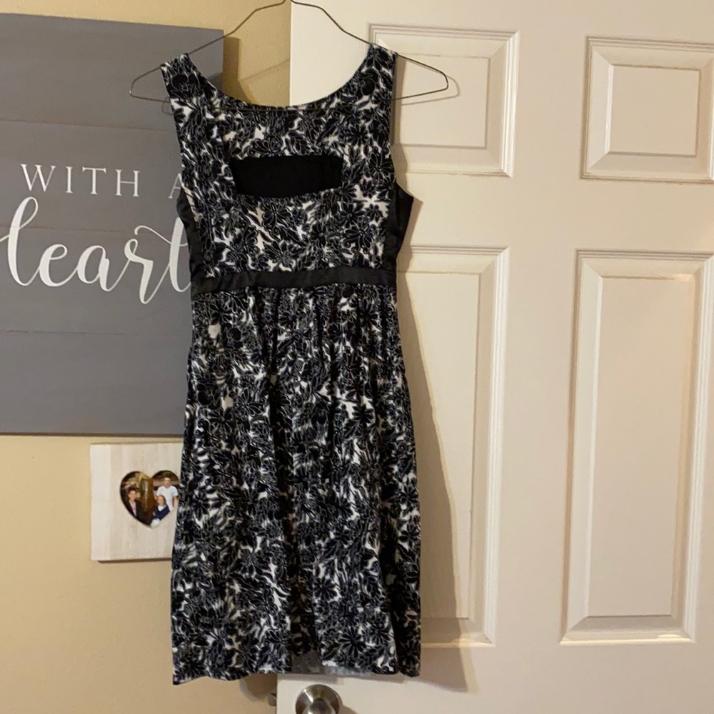Roomy size XS black and white floral dress